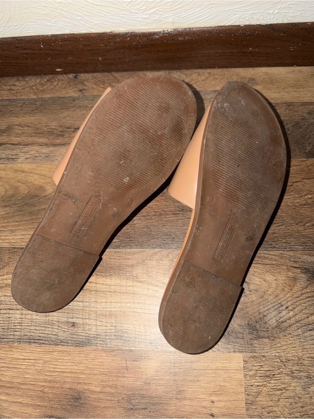 Women’s Sandals - Picture 4 of 6